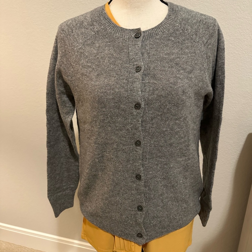 Women'S Elegant Wool Cardigan - 100% Wool Knit Color grey